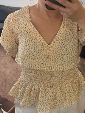 Women's Yellow Floral V-Neck Smocked Peplum Top